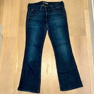 Women’s Hudson Beth Mid-Rise Baby Bootcut Jean Size 30!